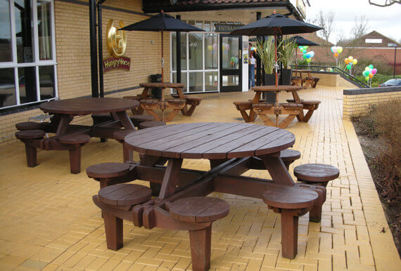 garden furniture cleaning services